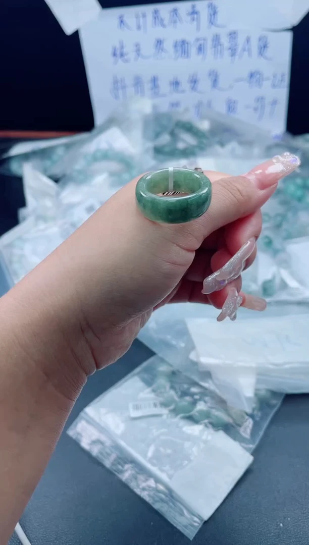 未镶嵌戒指翡翠戒圈
