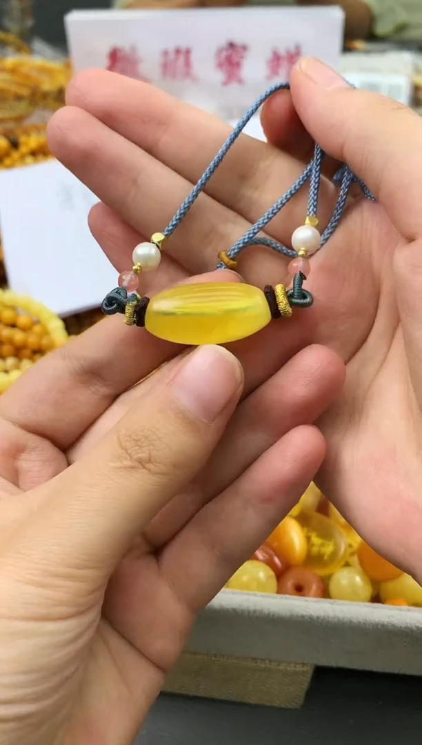 未镶嵌琥珀珠宝奇石162