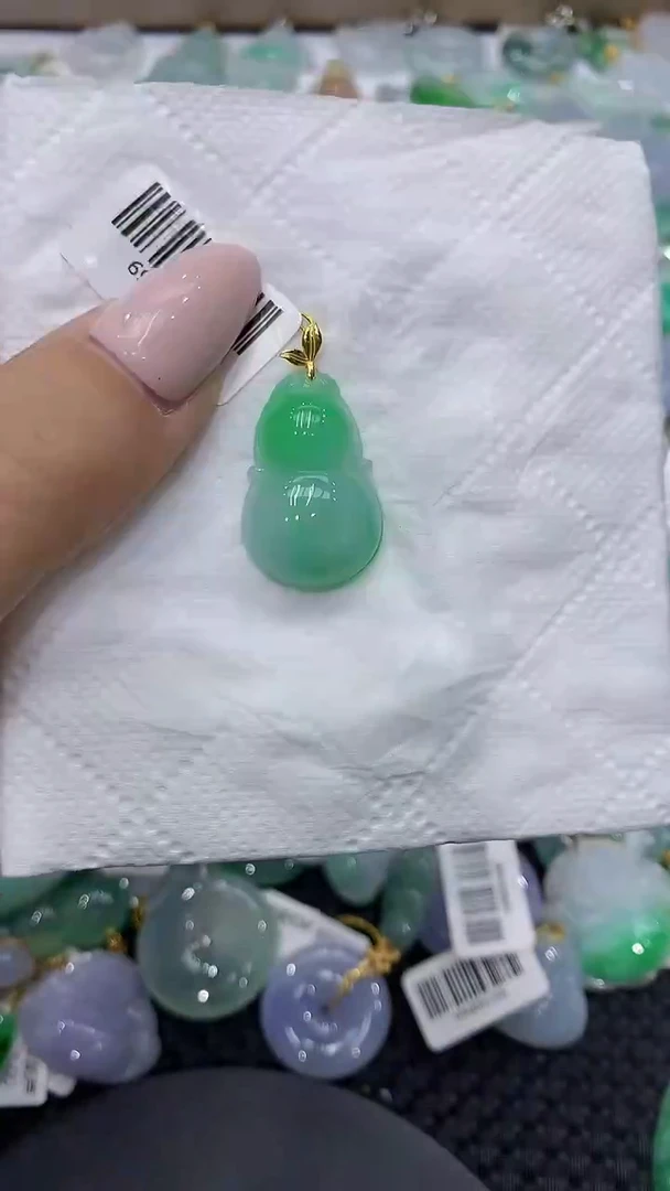 颈饰18K金镶嵌翡翠111111111111