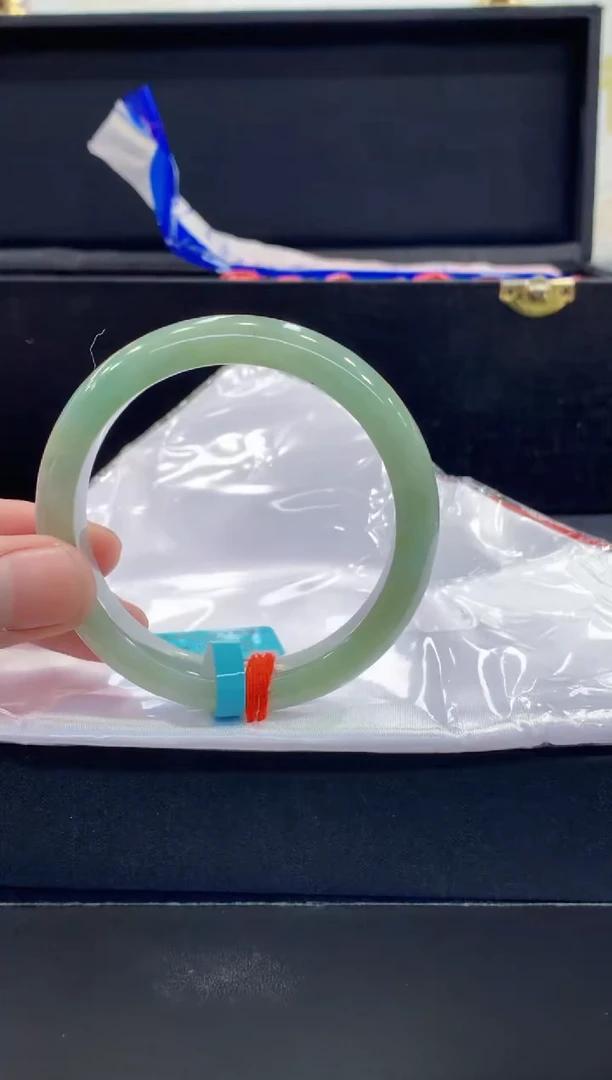 未镶嵌手镯翡翠翡翠手镯