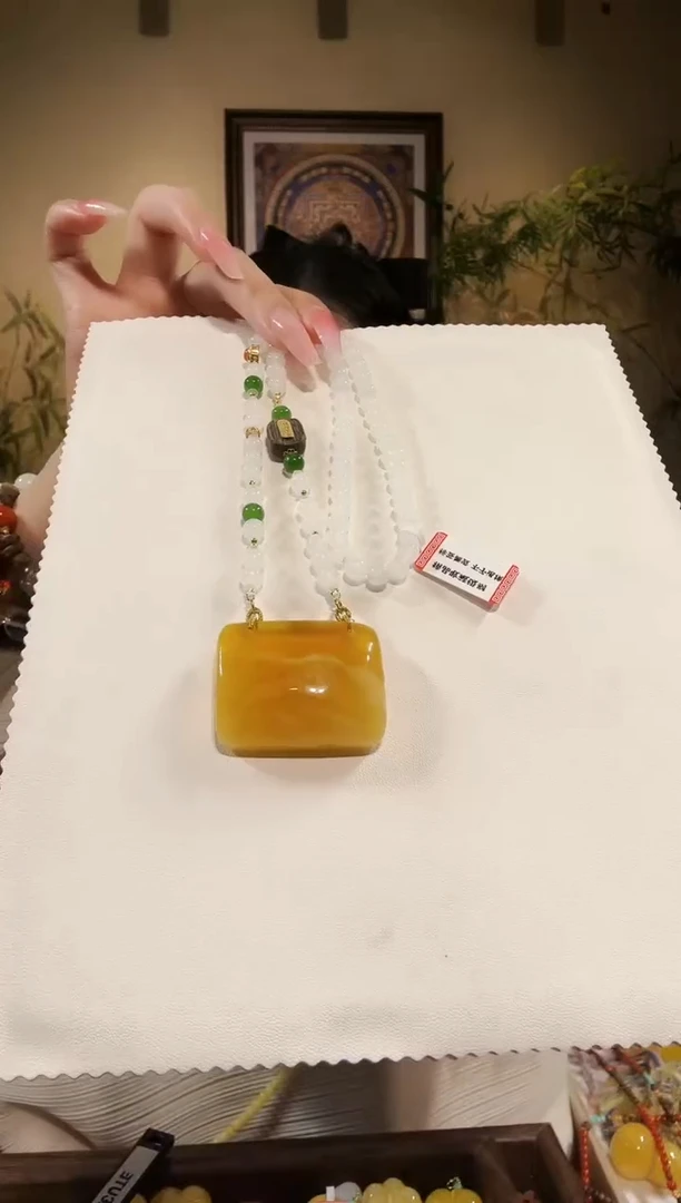 琥珀颈饰未镶嵌项链