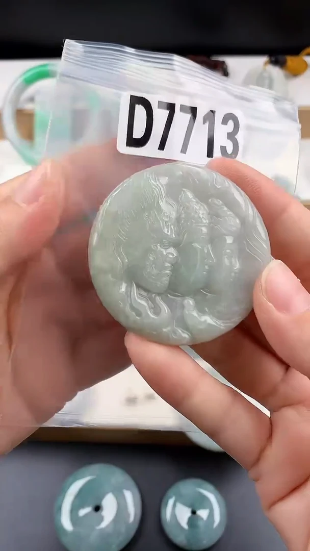 颈饰未镶嵌翡翠天然翡翠吊坠挂件