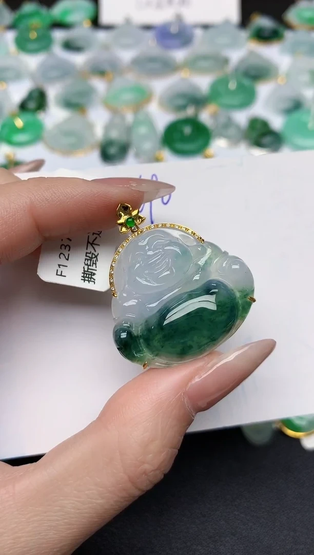 颈饰18K金镶嵌翡翠天然缅甸A货翡翠百元以上9元证书费自理