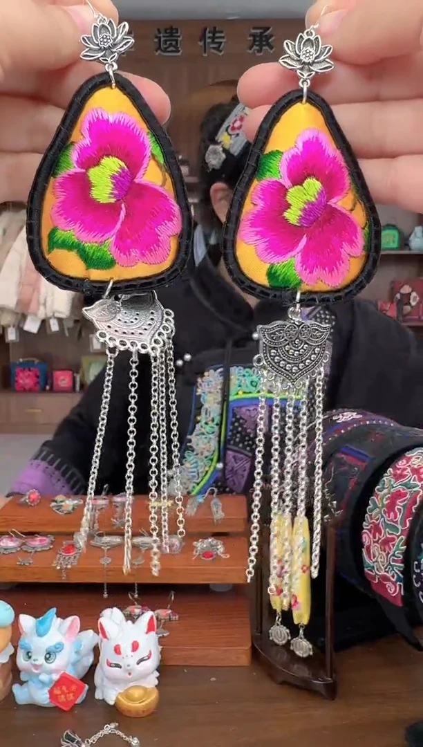 【闪购商品】织绣扶光苗绣传承3