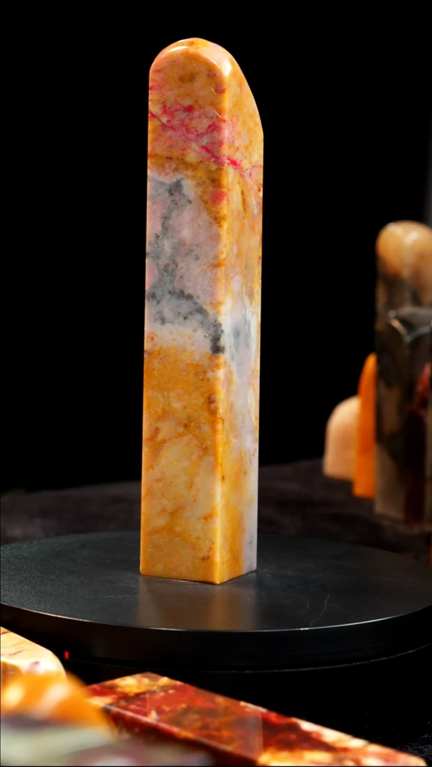 昌化石田黄鸡血石