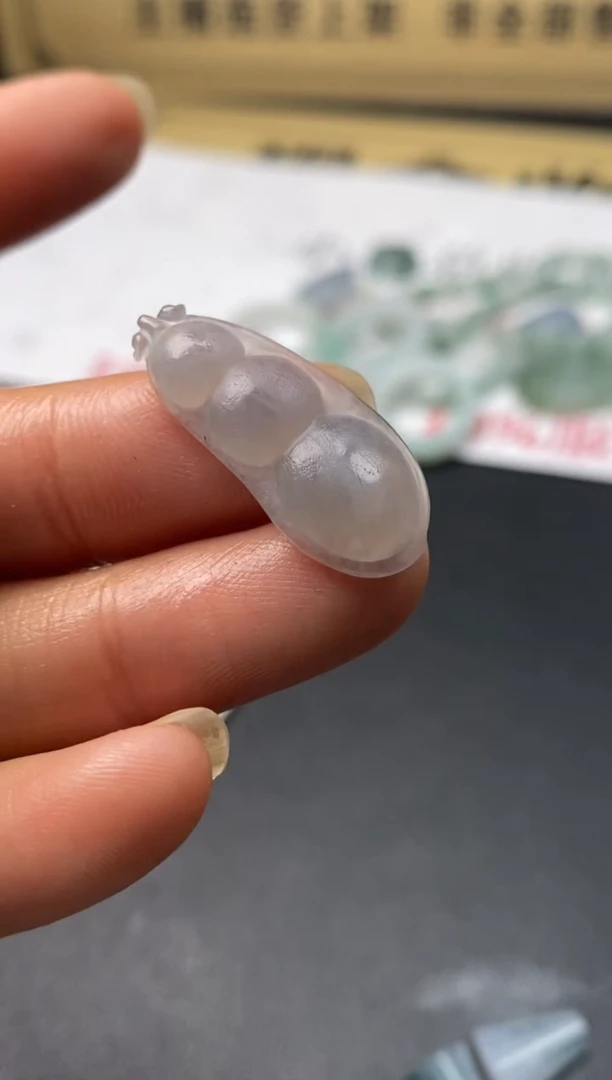 定制翡翠未镶嵌翡翠毛货多样性发其一