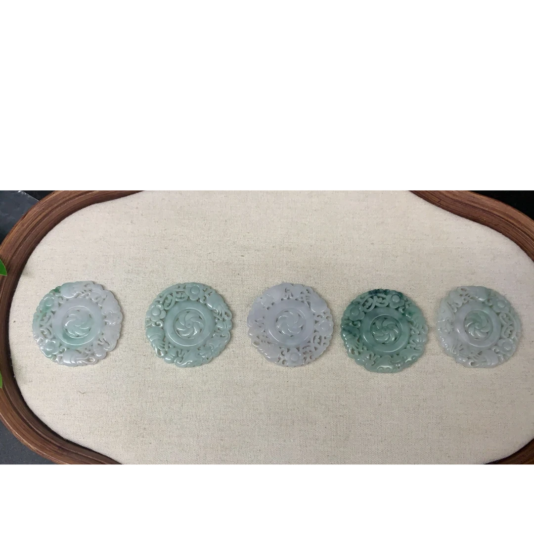 【金总补贴】素琼盘云翡翠吊坠