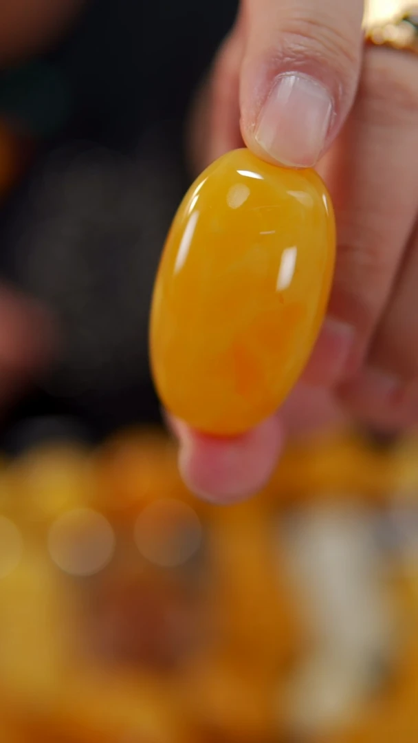 【闪购商品】蜜蜡裸石未镶嵌焦皮料妖花桶珠25