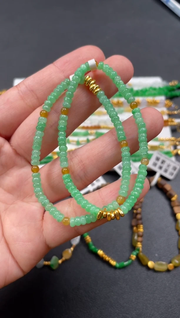 套链足金镶嵌翡翠多样性  发货一条   P289