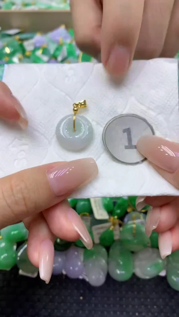 颈饰未镶嵌翡翠天然缅甸翡翠A货