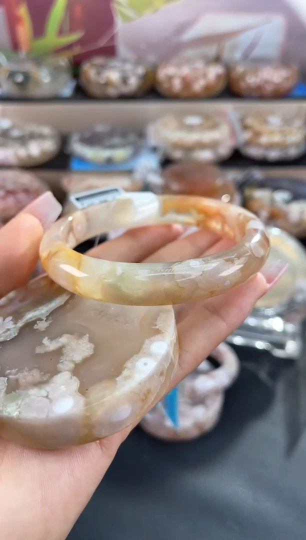 未镶嵌手镯石英质玉63