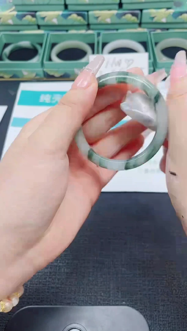 未镶嵌手镯石英质玉69-51