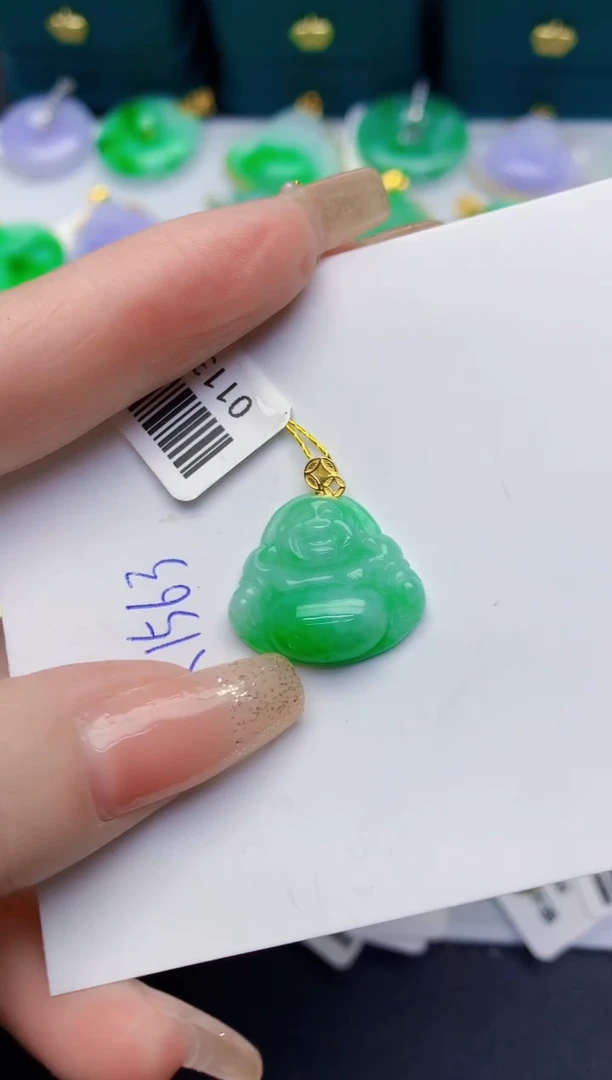 颈饰18K金镶嵌翡翠缅甸天然翡翠A货