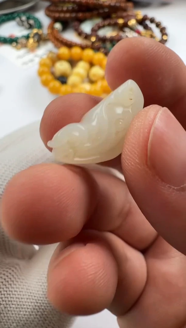 未镶嵌和田玉珠宝奇石和田玉雕刻