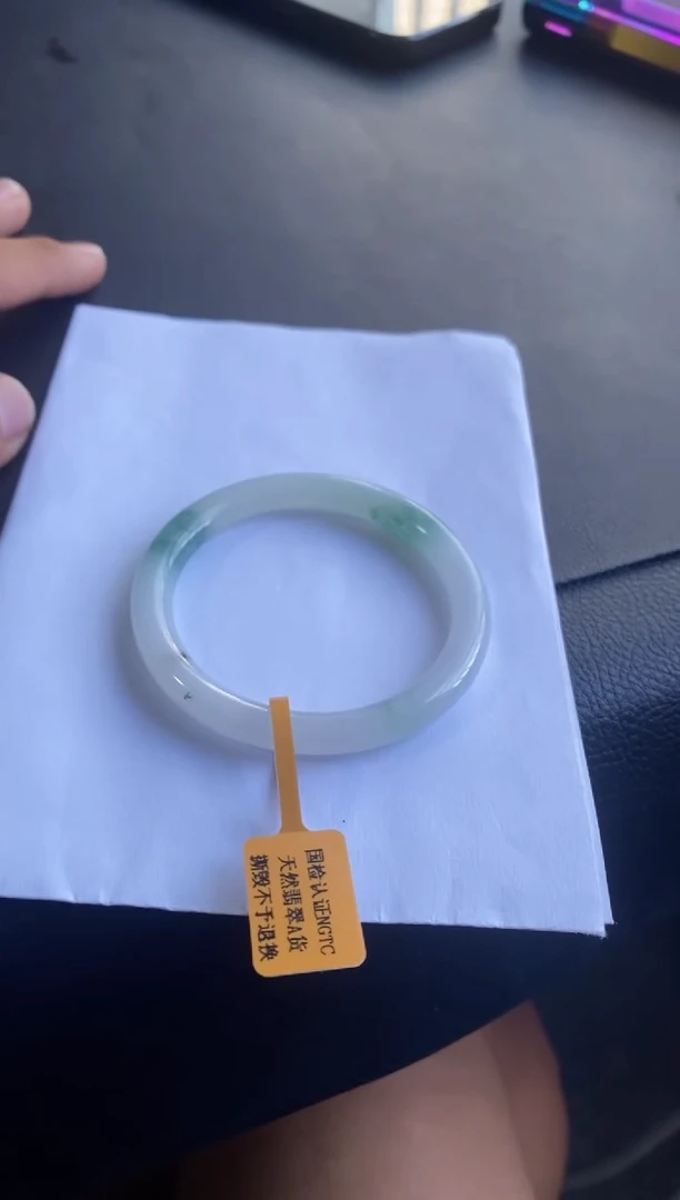 未镶嵌手镯翡翠冰胶白底飘花圆条1号有细纹