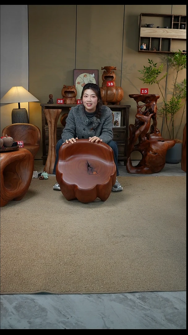 世**源香樟木整木一体凳