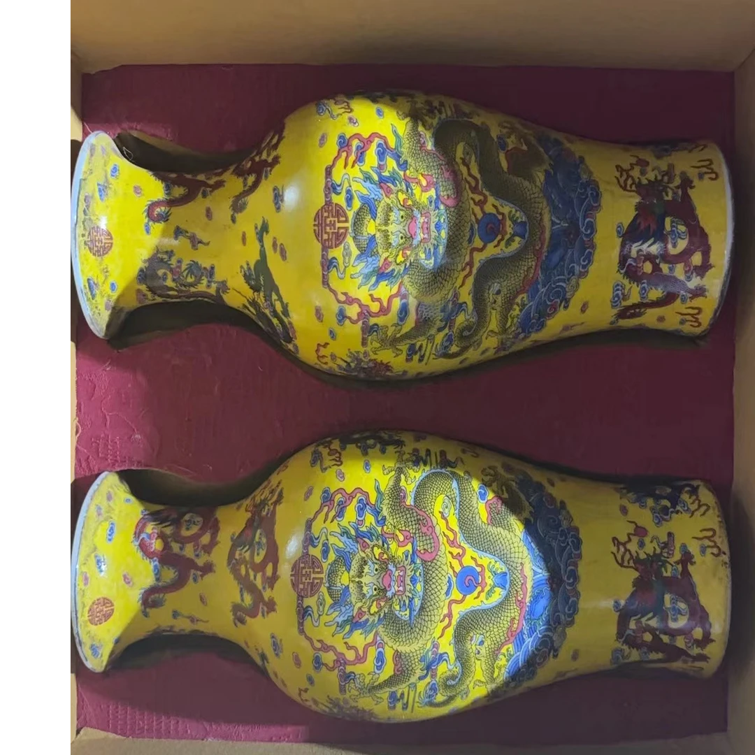 1对小型变色瓶子摆件链接