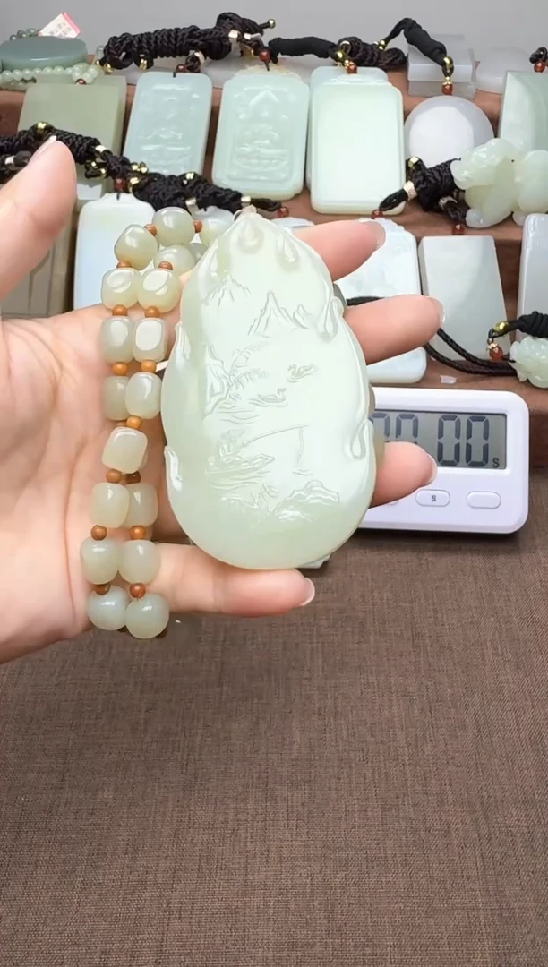 颈饰未镶嵌和田玉1