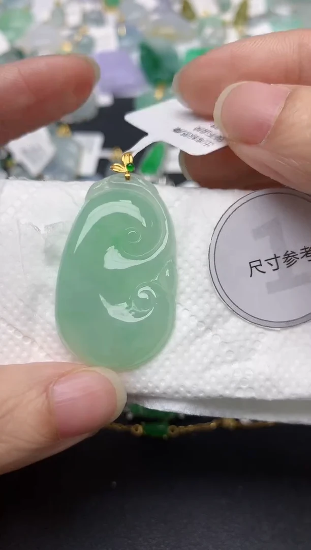 颈饰18K金镶嵌翡翠天然缅甸A货翡翠