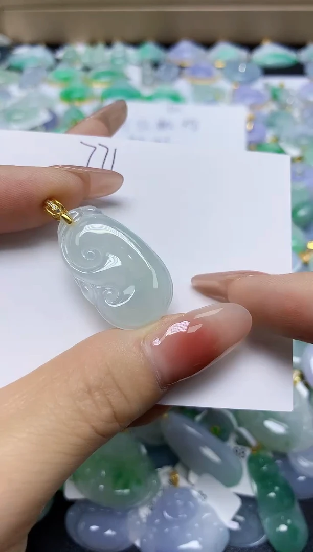 翡翠未镶嵌颈饰 天然缅甸翡翠A货