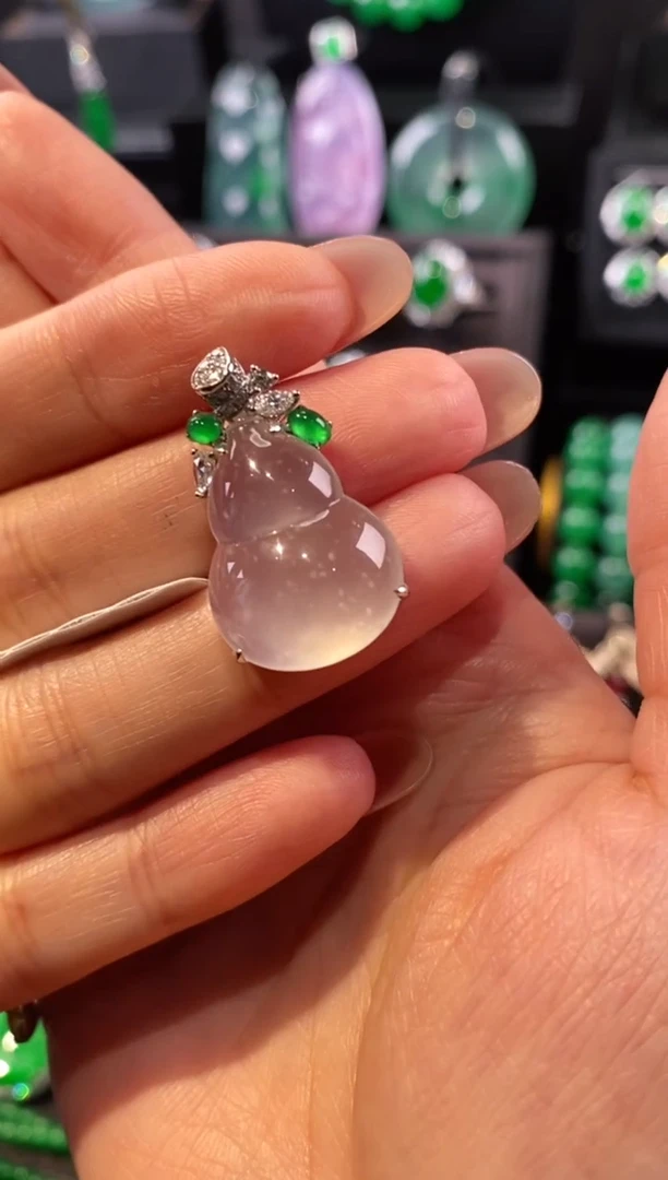 颈饰18K金镶嵌翡翠葫芦吊坠5081712