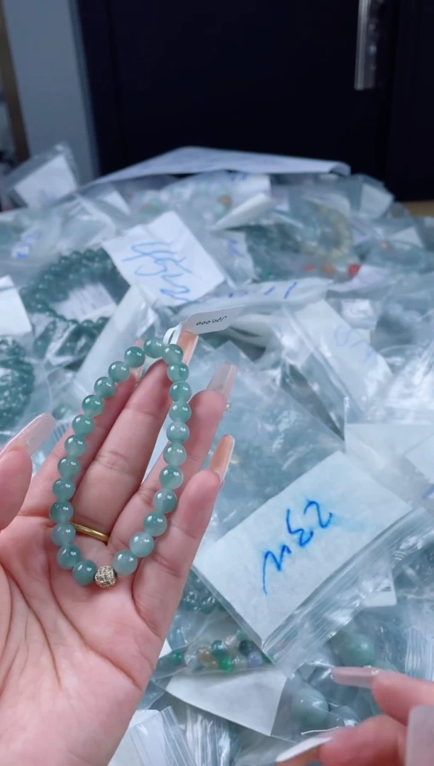 定制翡翠未镶嵌珠串