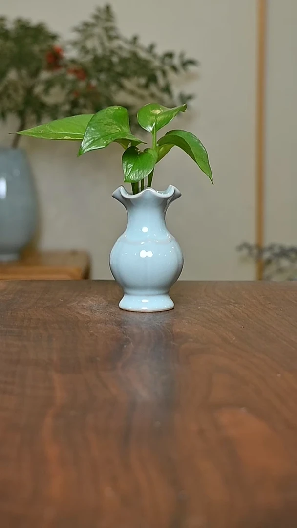 荷叶口瓶 天青 微瑕 朱家汝窑款