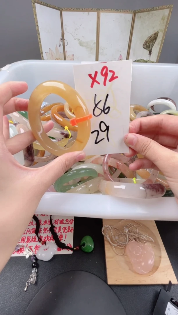 石英质玉手镯未镶嵌X92默认微瑕