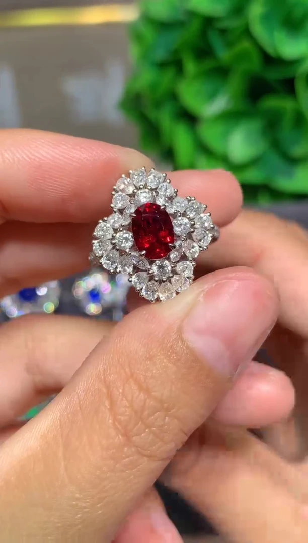 18K金镶嵌戒指红宝石1.25CT