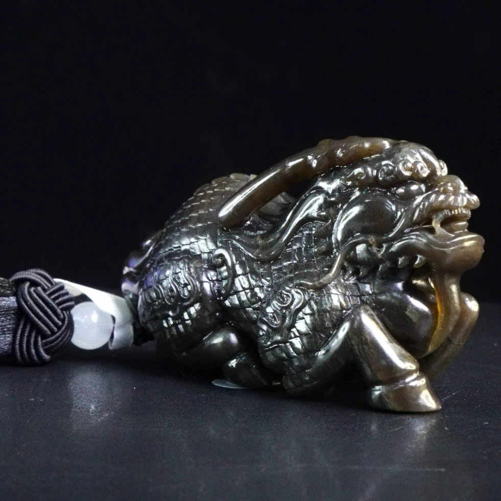 37寿山石坑头牛角冻麒麟手把件170克8.6x3.5x4.8，21B