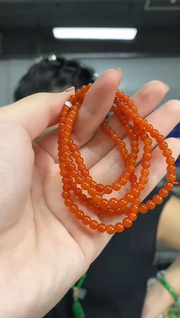 颈饰未镶嵌南红玛瑙多样性发其一颜色微差