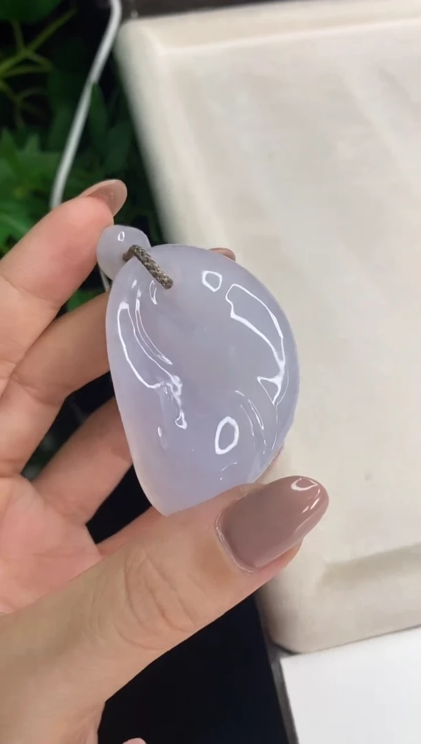 翡翠未镶嵌颈饰悟道