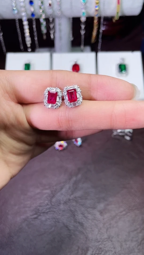 合金合成钻石红宝耳钉