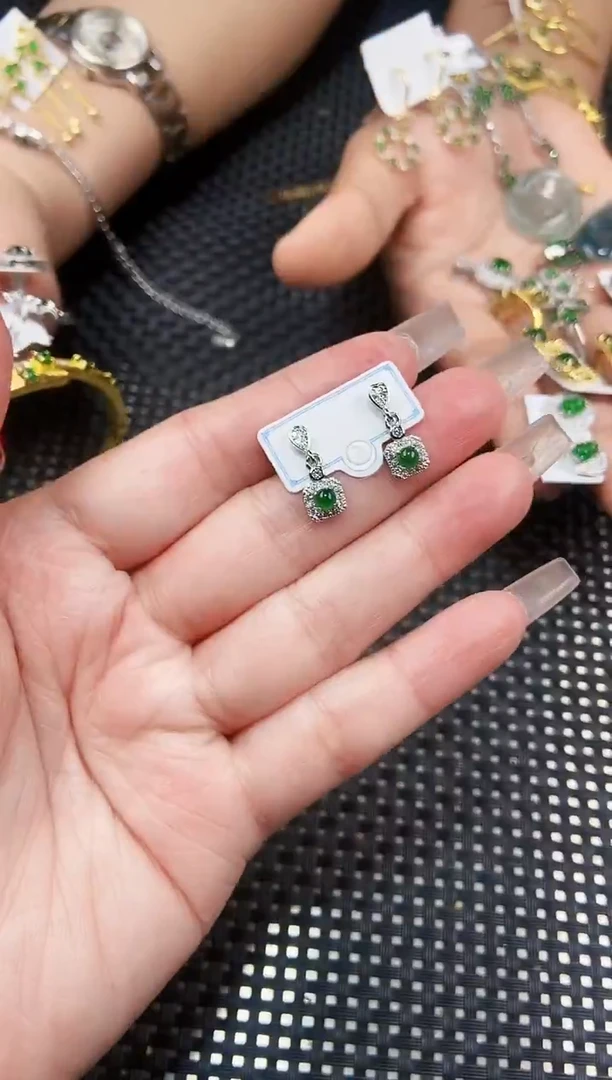 【闪购商品】翡翠耳饰未镶嵌111111111