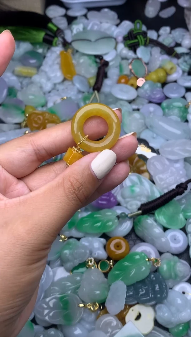颈饰未镶嵌翡翠天然缅甸翡翠吊坠