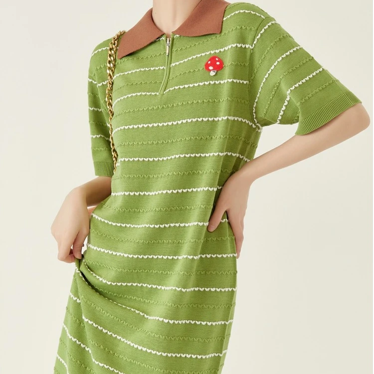 941绿色针织连衣裙宽松H型波浪纹polo领中长裙女2025夏季新款