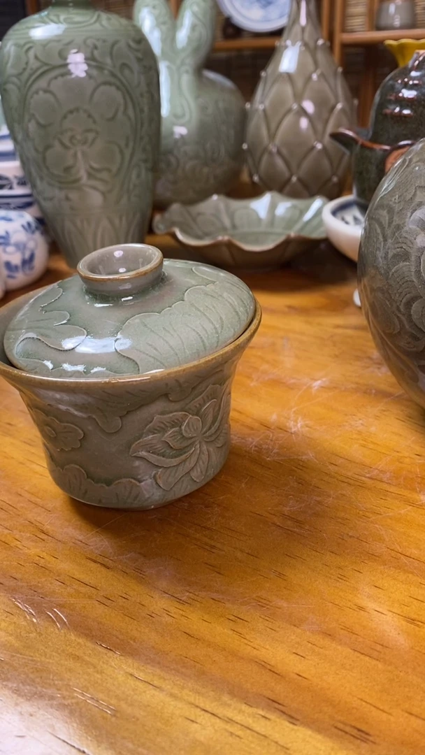 瓶纯手工青瓷牡丹纹玉壶春瓶大师款