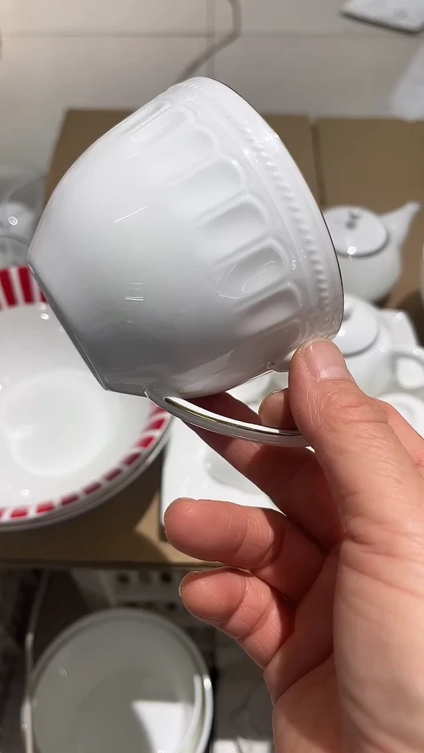 瓷2个浮雕杯子隆达