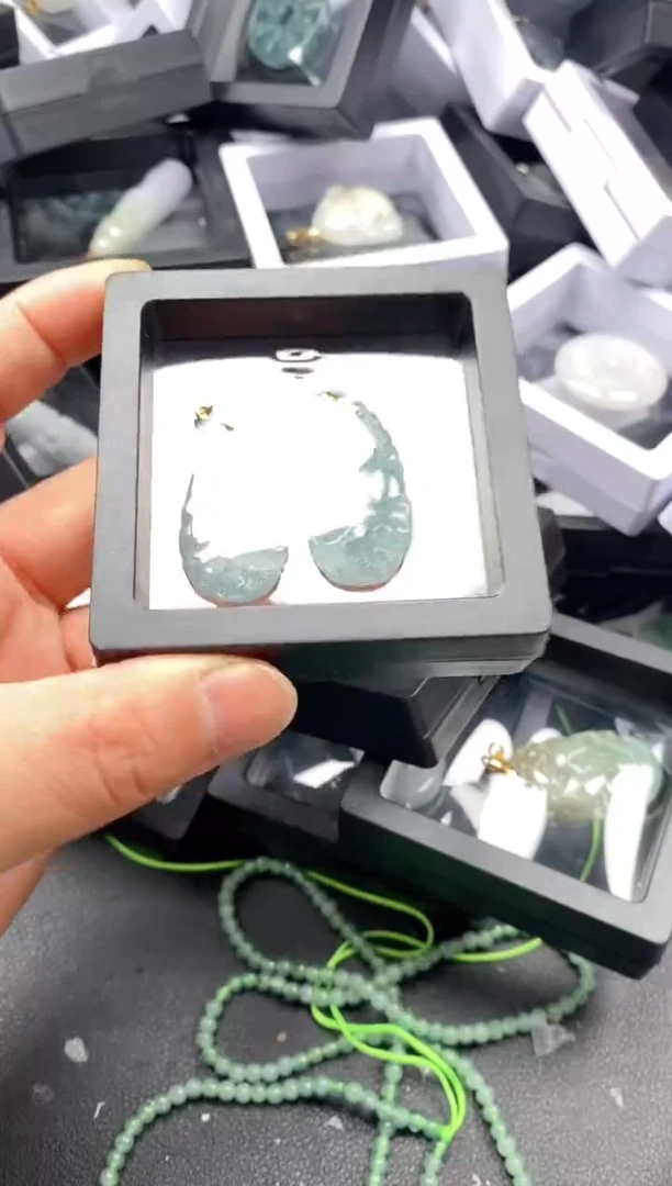 翡翠未镶嵌吊坠(不含链)5226