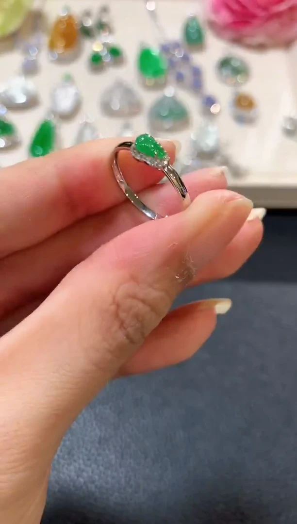 18K金镶嵌戒指翡翠z14