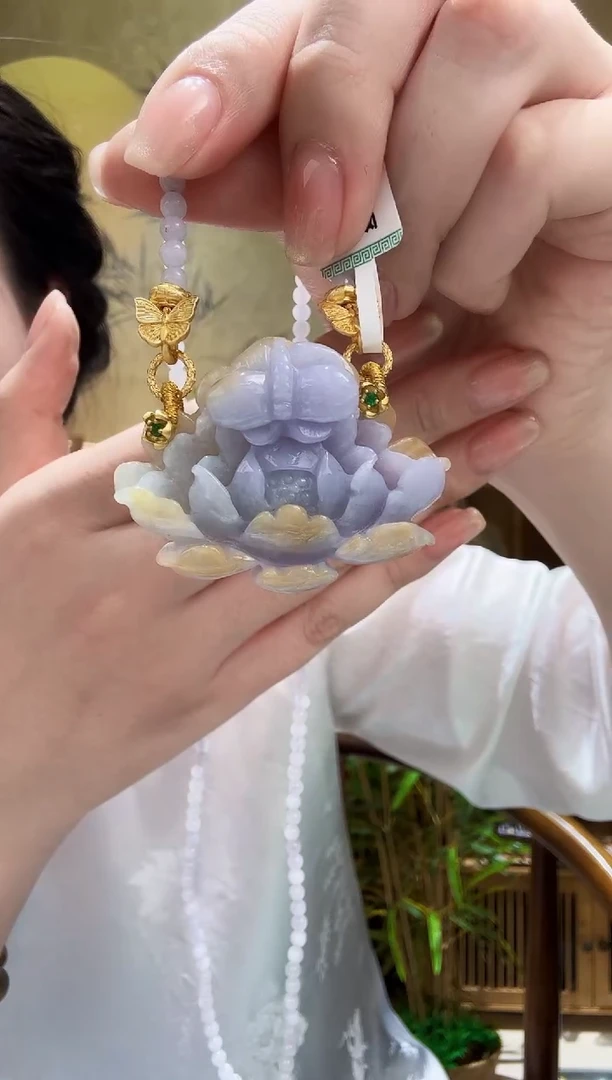 颈饰未镶嵌翡翠吊坠