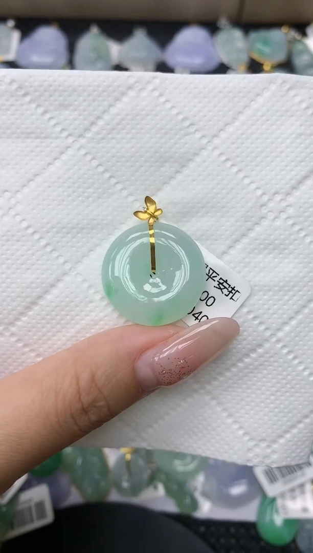 颈饰18K金镶嵌翡翠1111111111