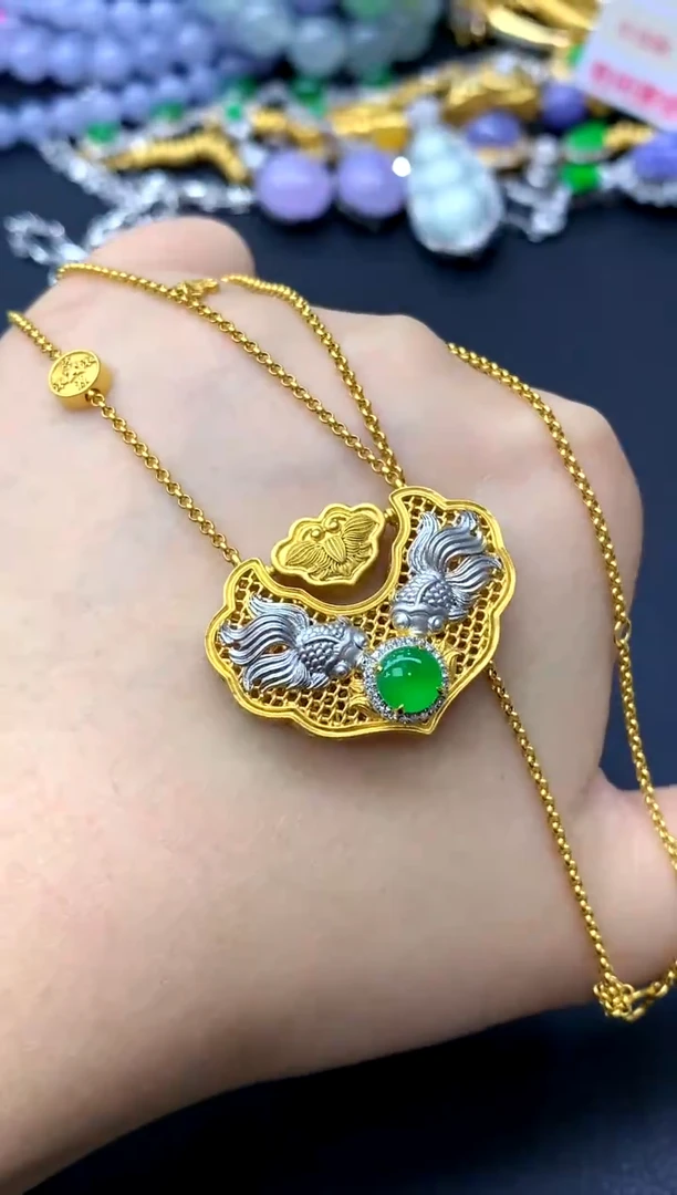 颈饰18K金镶嵌翡翠300-中国好珍宝