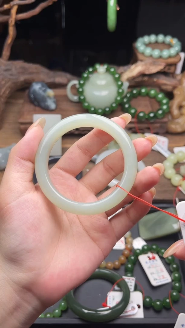 未镶嵌手镯和田玉且末青白 54圈9011696