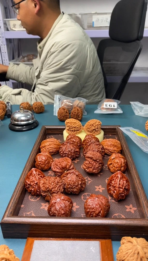 把件文玩核桃山***娃麒麟纹175