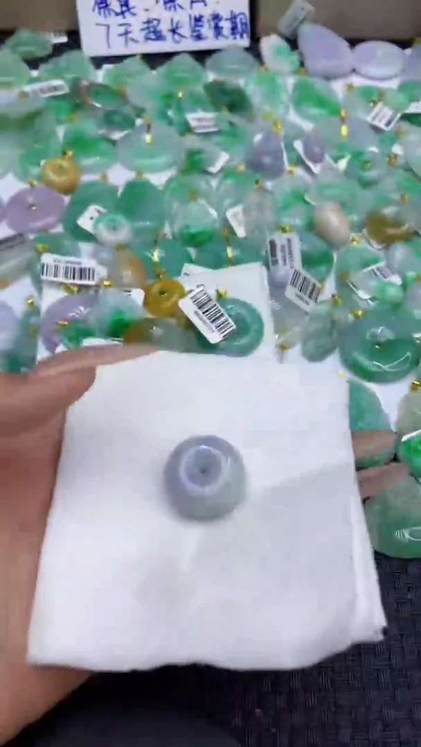 翡翠未镶嵌颈饰天然缅甸A货翡翠