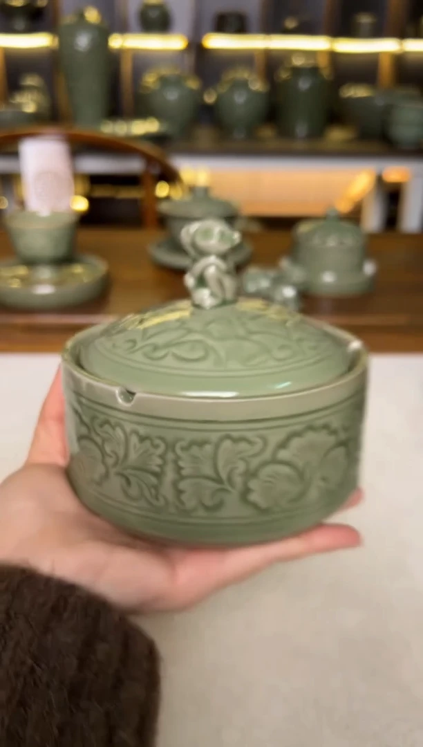 陶瓷耀州窑青釉缠枝牡丹四宝盖盒