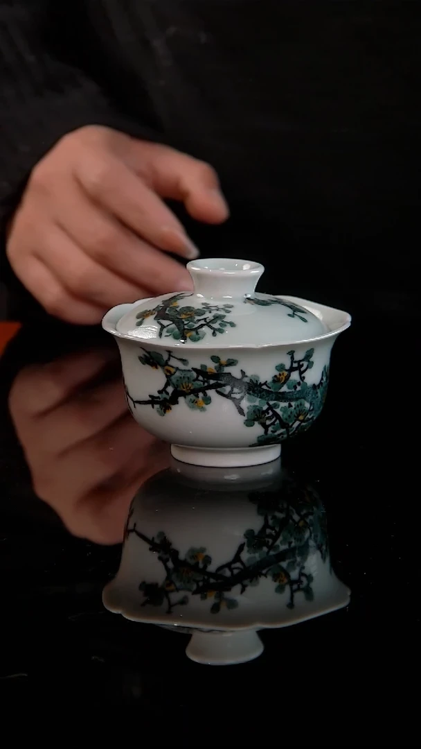 李华手绘釉中五彩绿梅盖碗