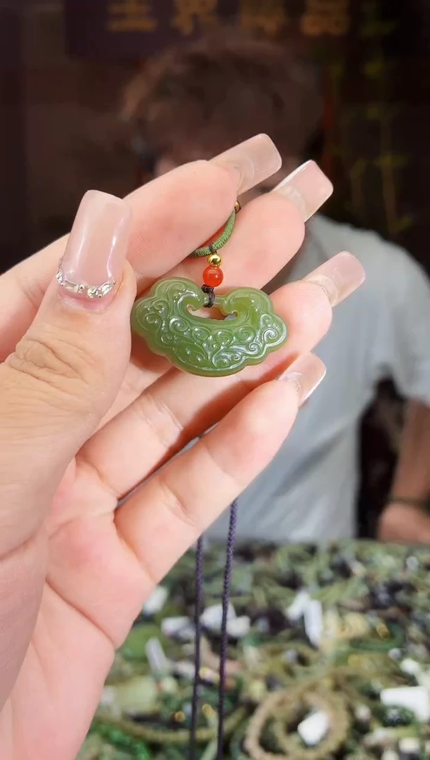 和田玉未镶嵌颈饰拍一发一