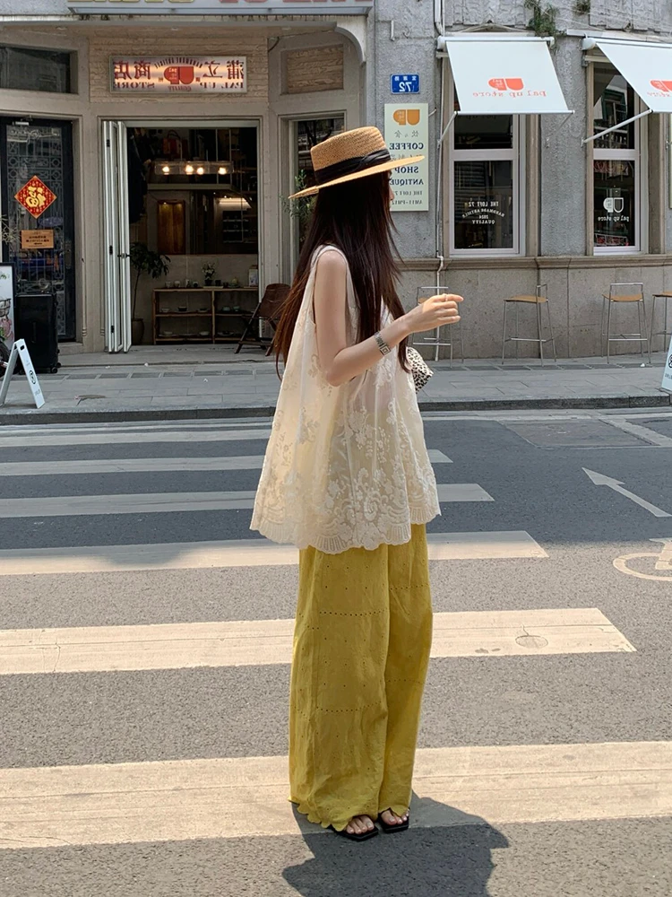 慵懒独特漂亮套装法式蕾丝背心上衣阔腿裤海边度假穿搭两件套夏季